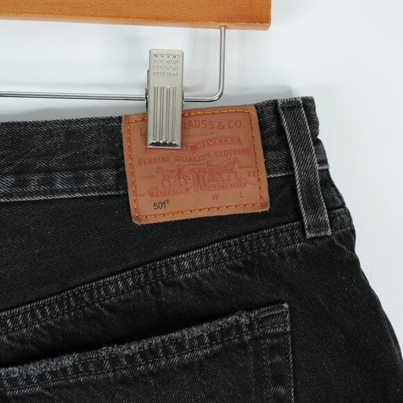 Levis 501 Shorts Womens 32x2 Black Distressed Cut Off Premium Denim Button Fly - Picture 5 of 12